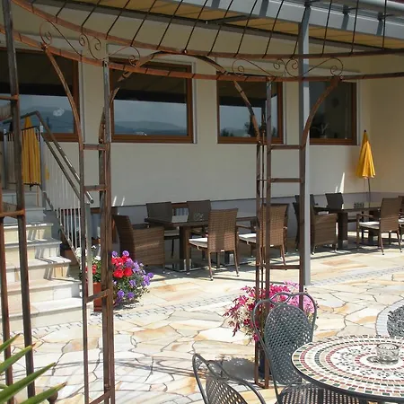 Fruhstuckspension Gotzfried-hof Guest house
