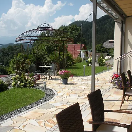 Fruhstuckspension Gotzfried-hof Guest house