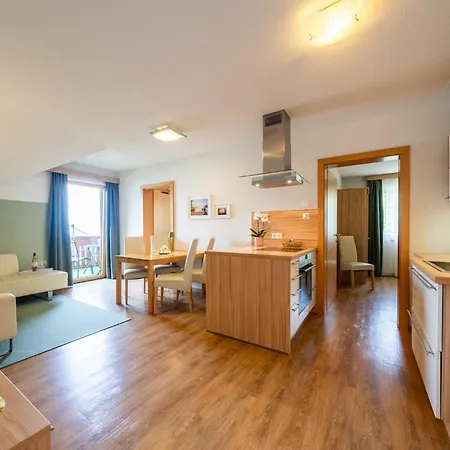 Fruehstueckspension Goetzfried-hof Πανσιόν Millstatt