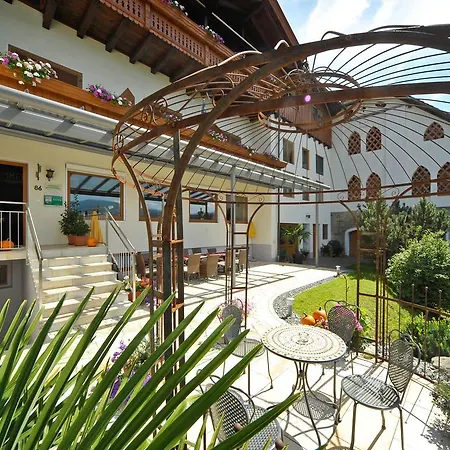 Guest house Fruhstuckspension Gotzfried-hof 3*